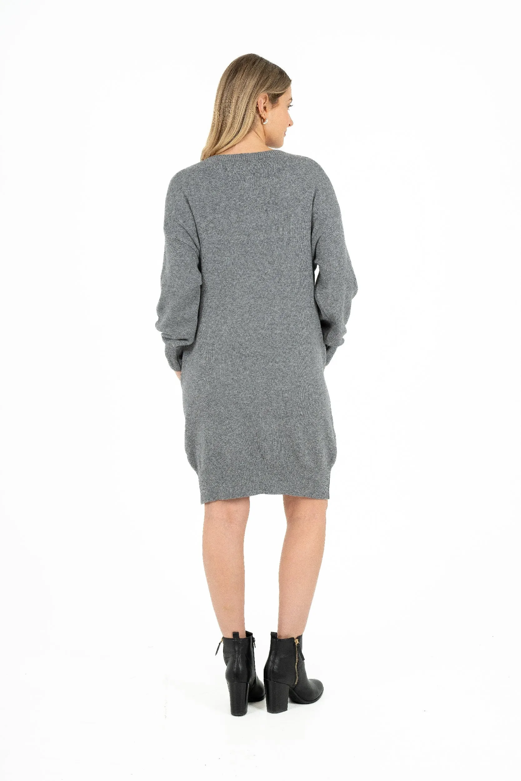 M Made in Italy – Crew-Neck Long Sleeve Knit Dress With Side Pockets