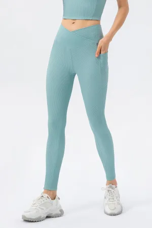 Ribbed V-Shape Leggings with Pockets