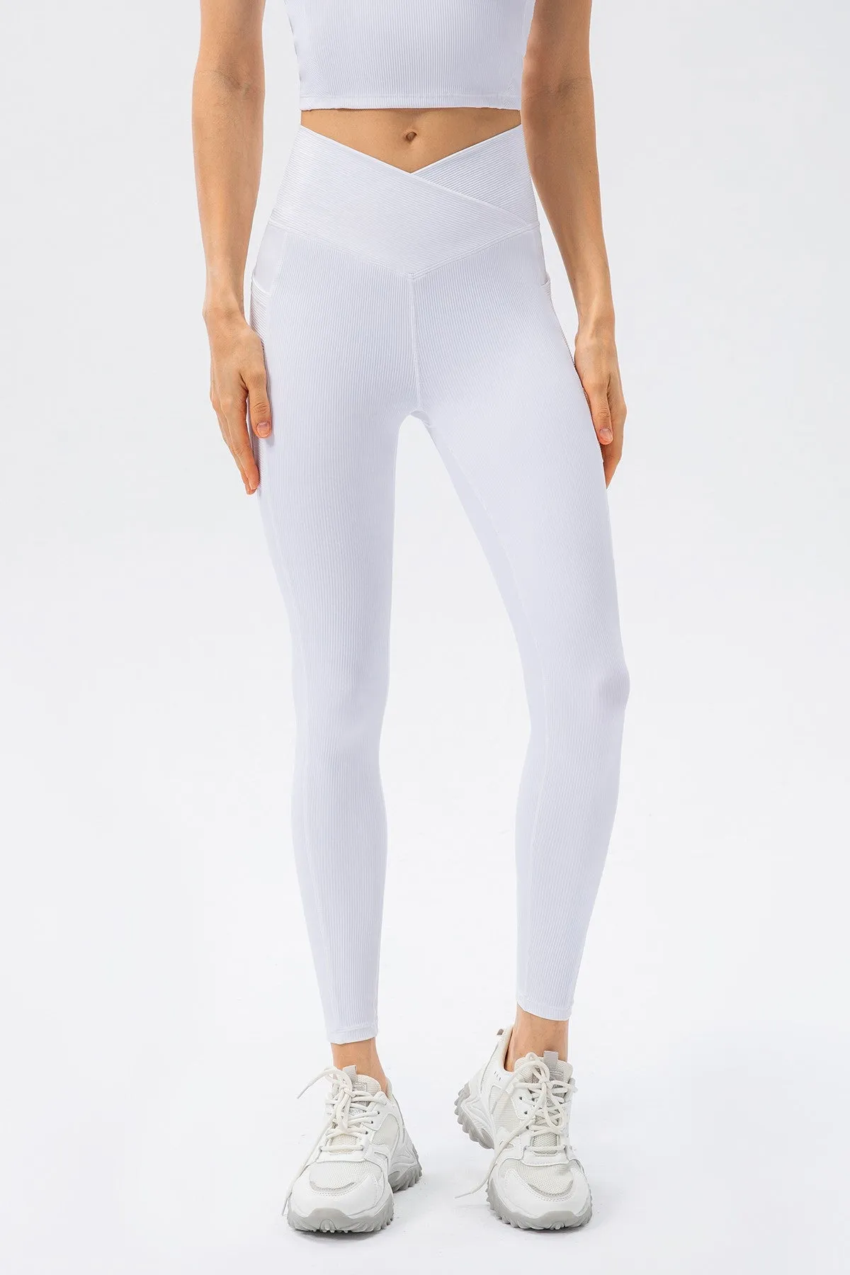 Ribbed V-Shape Leggings with Pockets