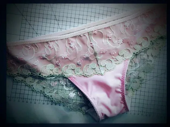 Schnittmuster von Lingeriememade Slip Melissa Gr. 32 - 52, deutsch / german. PDF E-Book Slip/ Damenhöschen selbernähen  IDsmx3