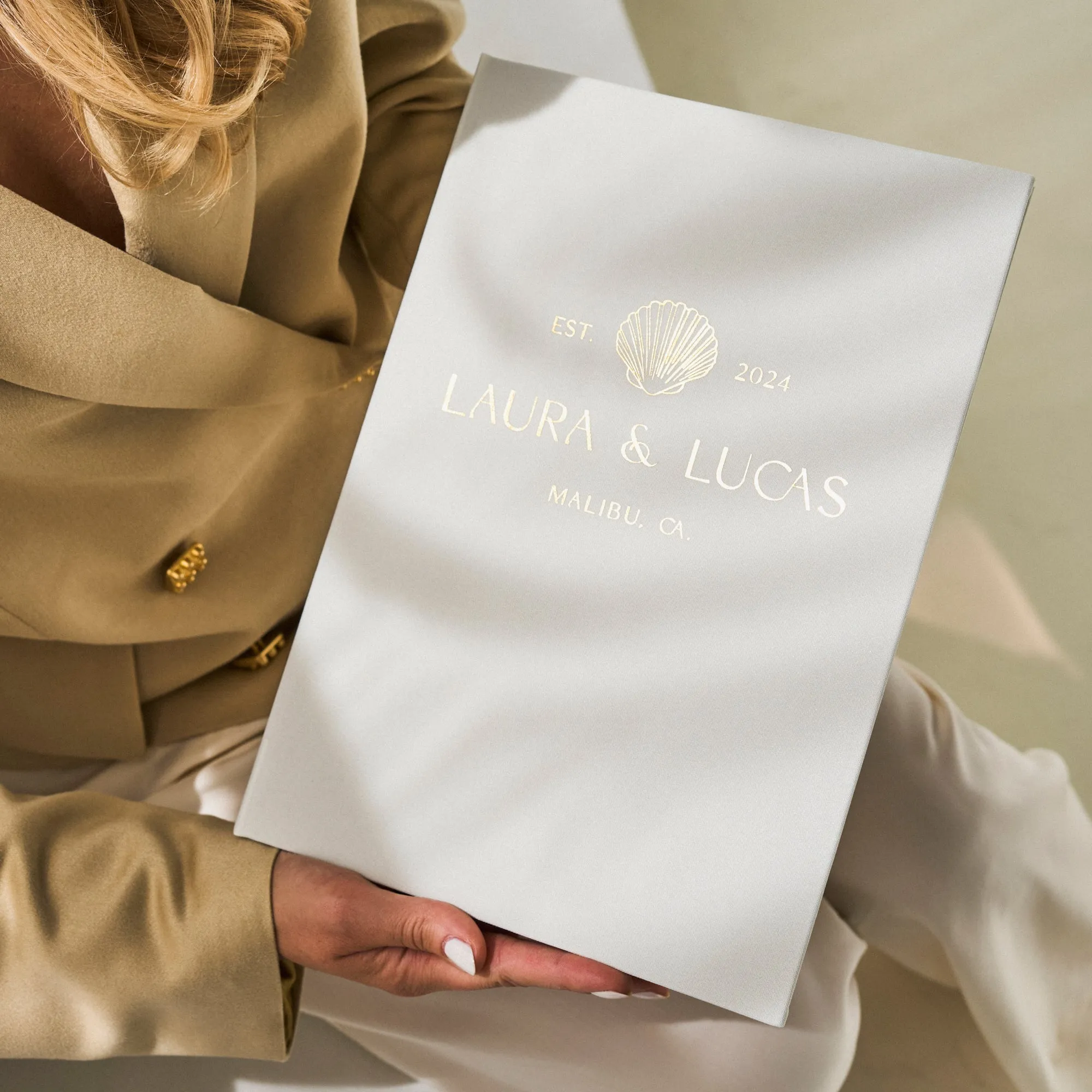 Silky White   Real Gold | Guest Book | Beach Weddings