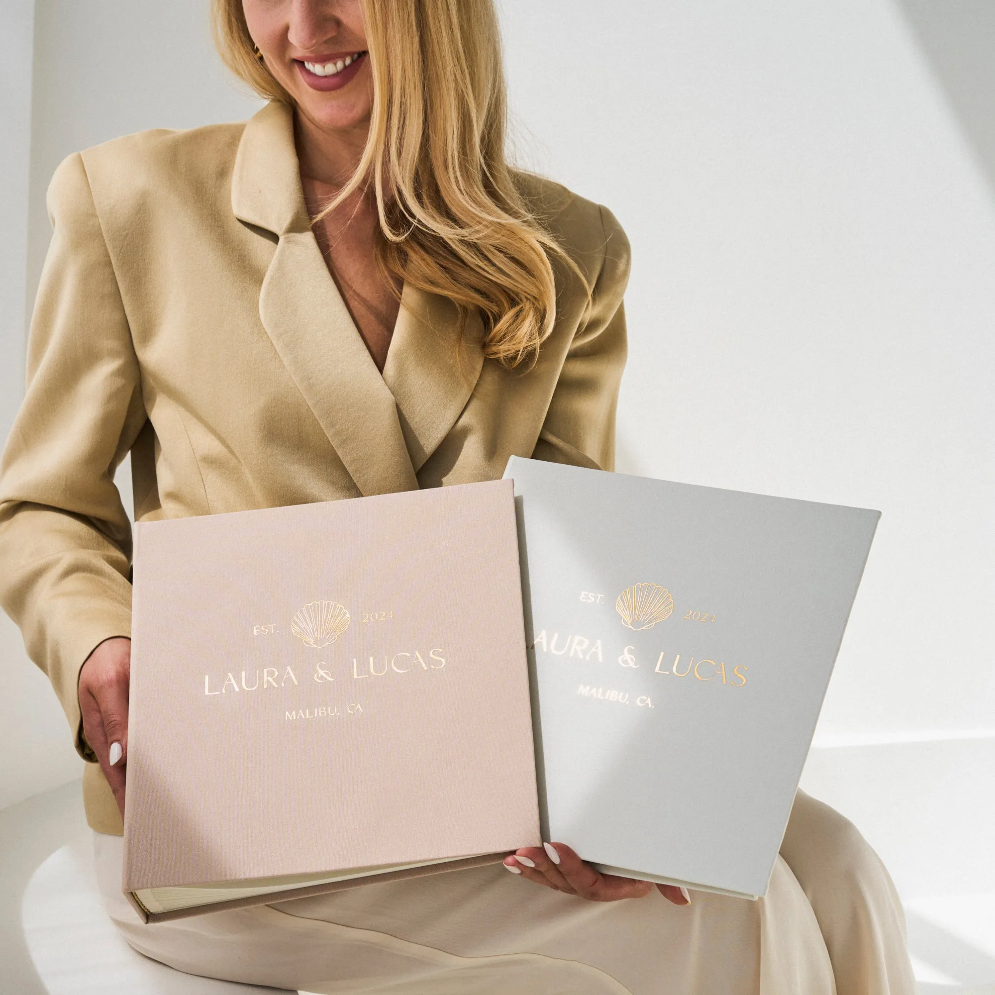 Silky White   Real Gold | Guest Book | Beach Weddings
