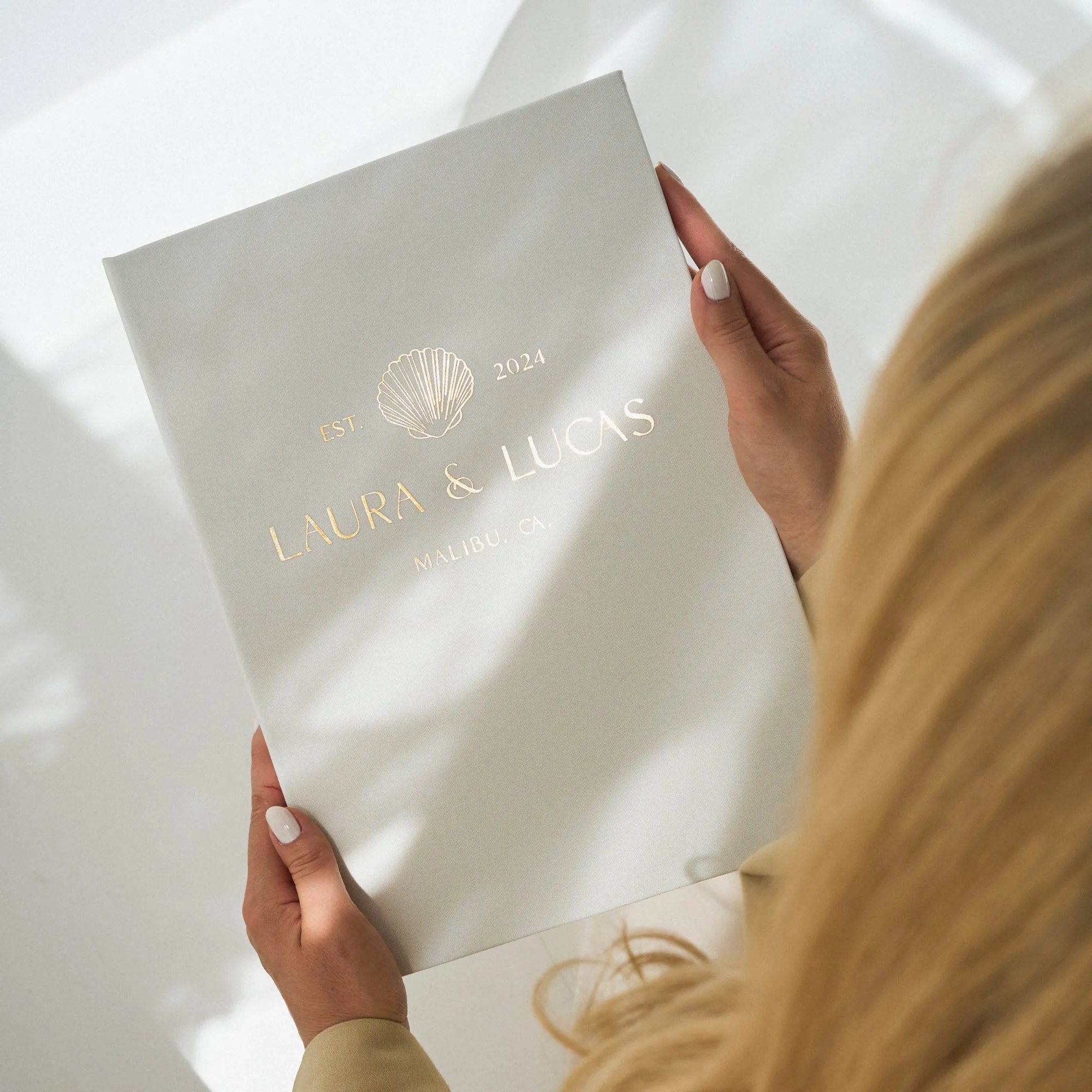 Silky White   Real Gold | Guest Book | Beach Weddings
